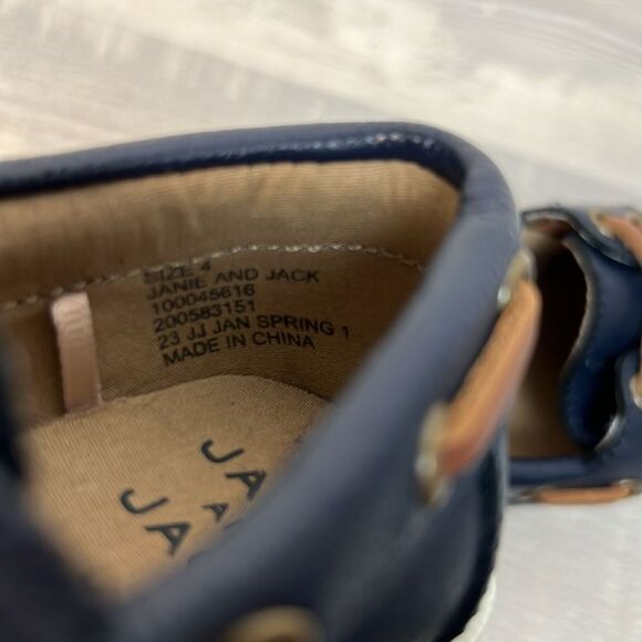 Janie and Jack 100045616 Boy Leather Boat Shoe Navy Blue size 4 NWT - Picture 7 of 8